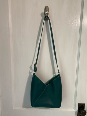 Portland Leather Noami bag- new
